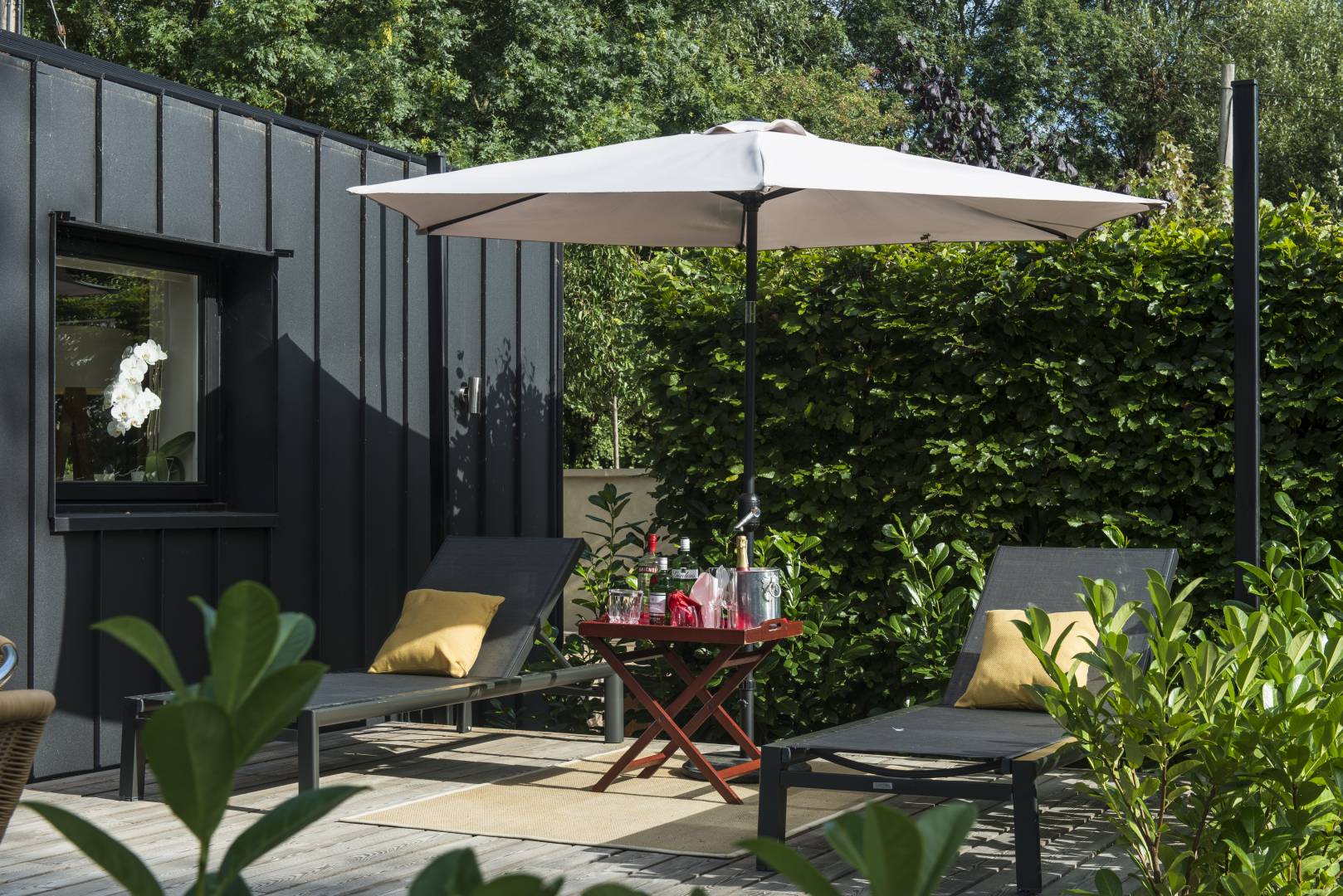 2-bed-Cabin-007