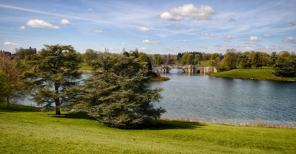 blenheim-palace-lake