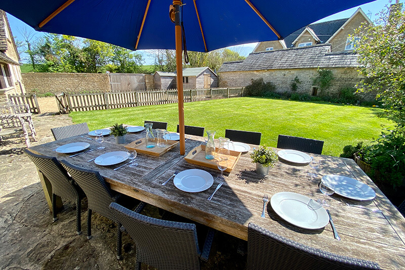 outdoor-dining-area